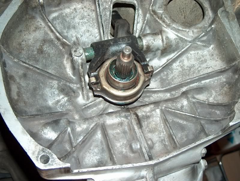 Advance Auto Parts throwout bearing looks different than OEM one